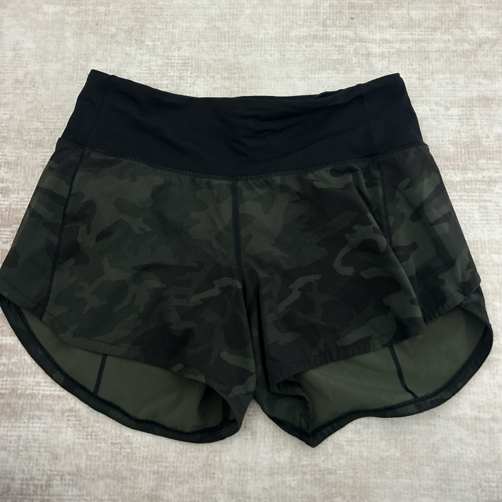 lululemon athletica Dark Camo Athletic Shorts Size 2
